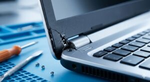 naprawa zawiasów w laptopie – serwis laptopów